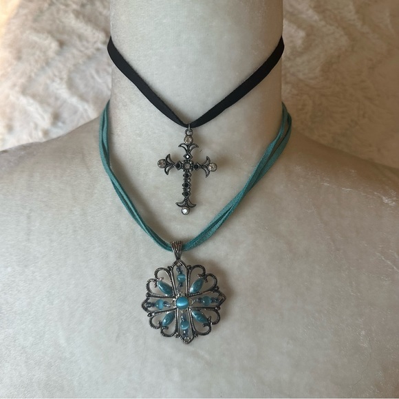 Vintage Suede Chain Necklaces Black Cross Pendants & Turquoise Flower - Picture 6 of 8